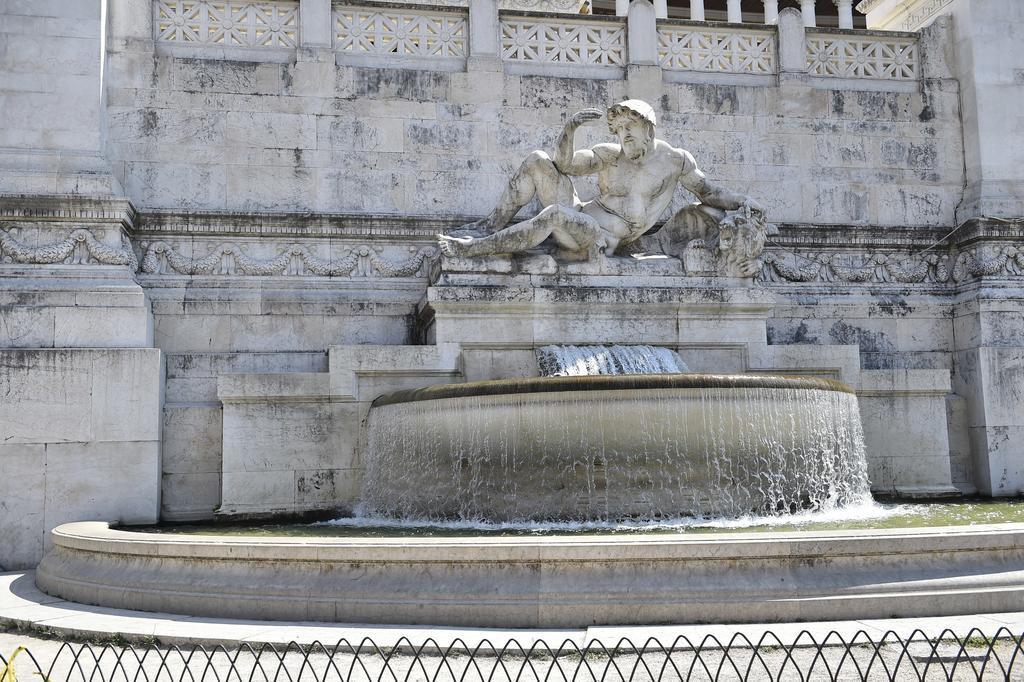 Al Centro Storico Di Roma Bed & Breakfast ภายนอก รูปภาพ