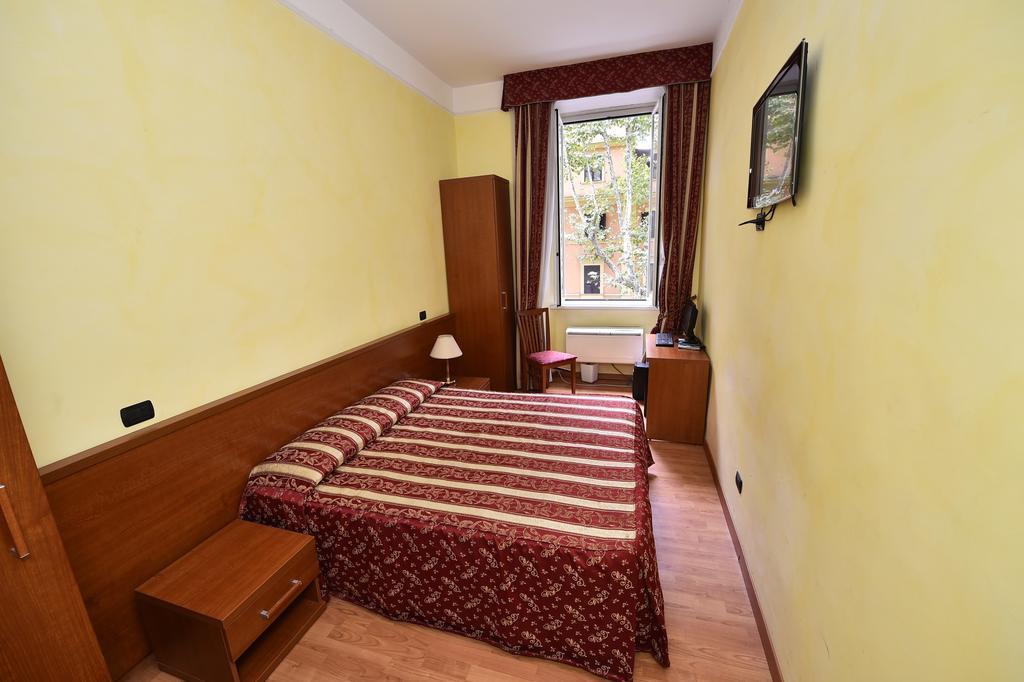 Al Centro Storico Di Roma Bed & Breakfast ภายนอก รูปภาพ